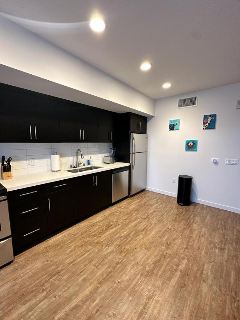 Appartamento Universal 10 Min Drive Free Parking And Wifi Los Angeles