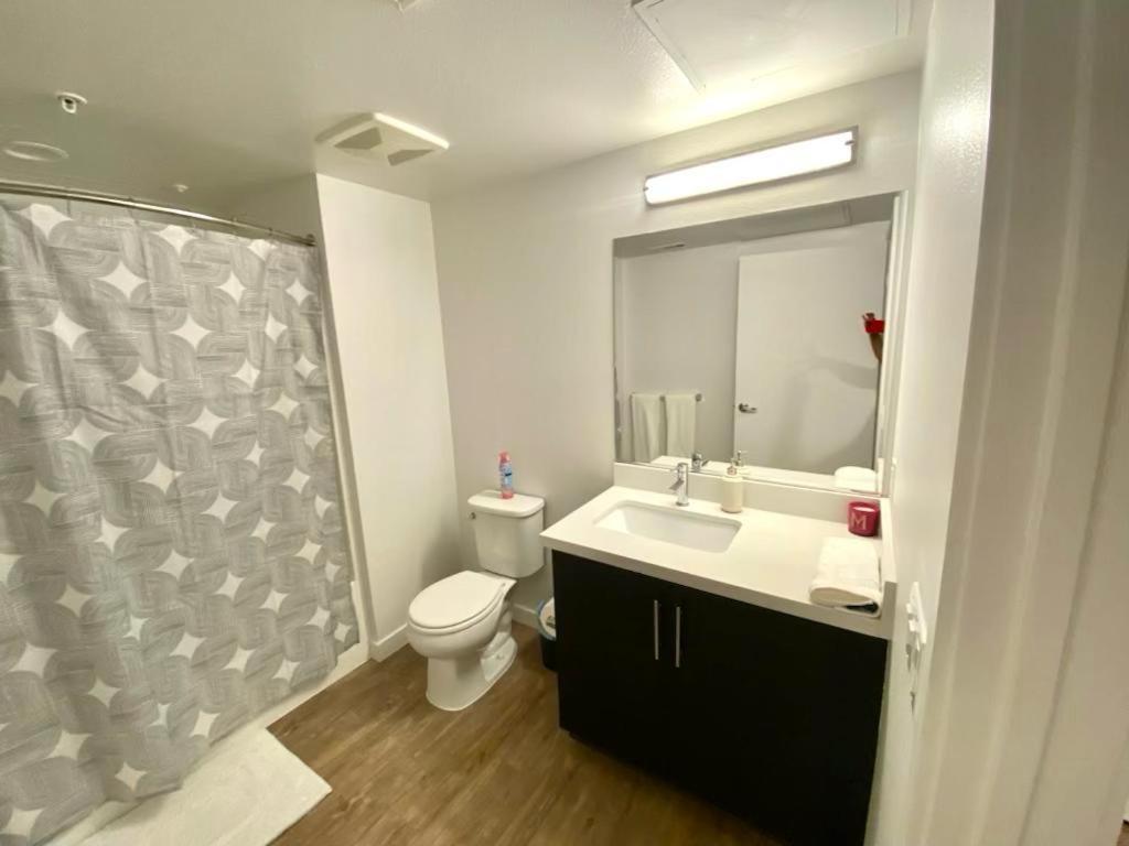 Universal 10 Min Drive Free Parking And Wifi Appartement