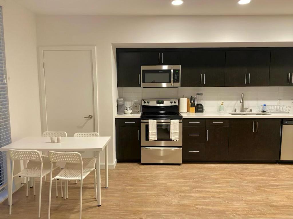 Appartement Universal 10 Min Drive Free Parking And Wifi